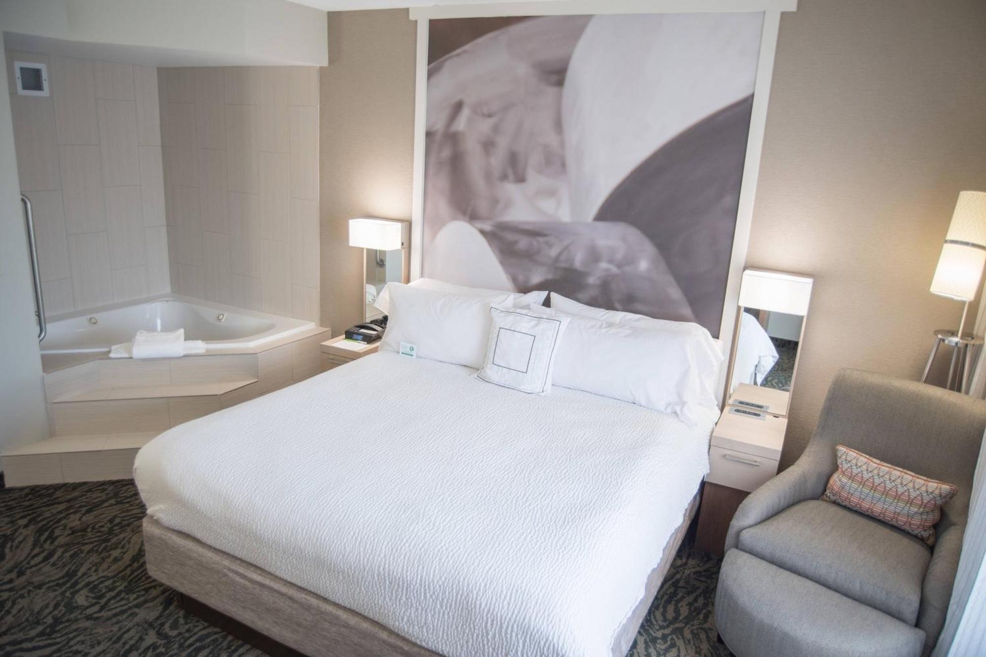 Courtyard By Marriott Hickory Ξενοδοχείο Εξωτερικό φωτογραφία